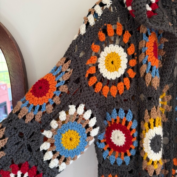 Hand Crochet Granny Square‎ Long Cardigan Sweater Size Medium/ Large - Picture 4 of 10